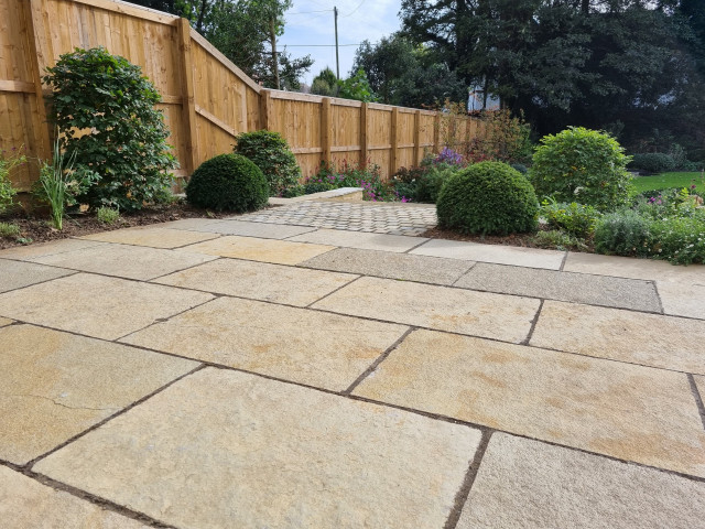 large contemporary garden in south cotswolds paving